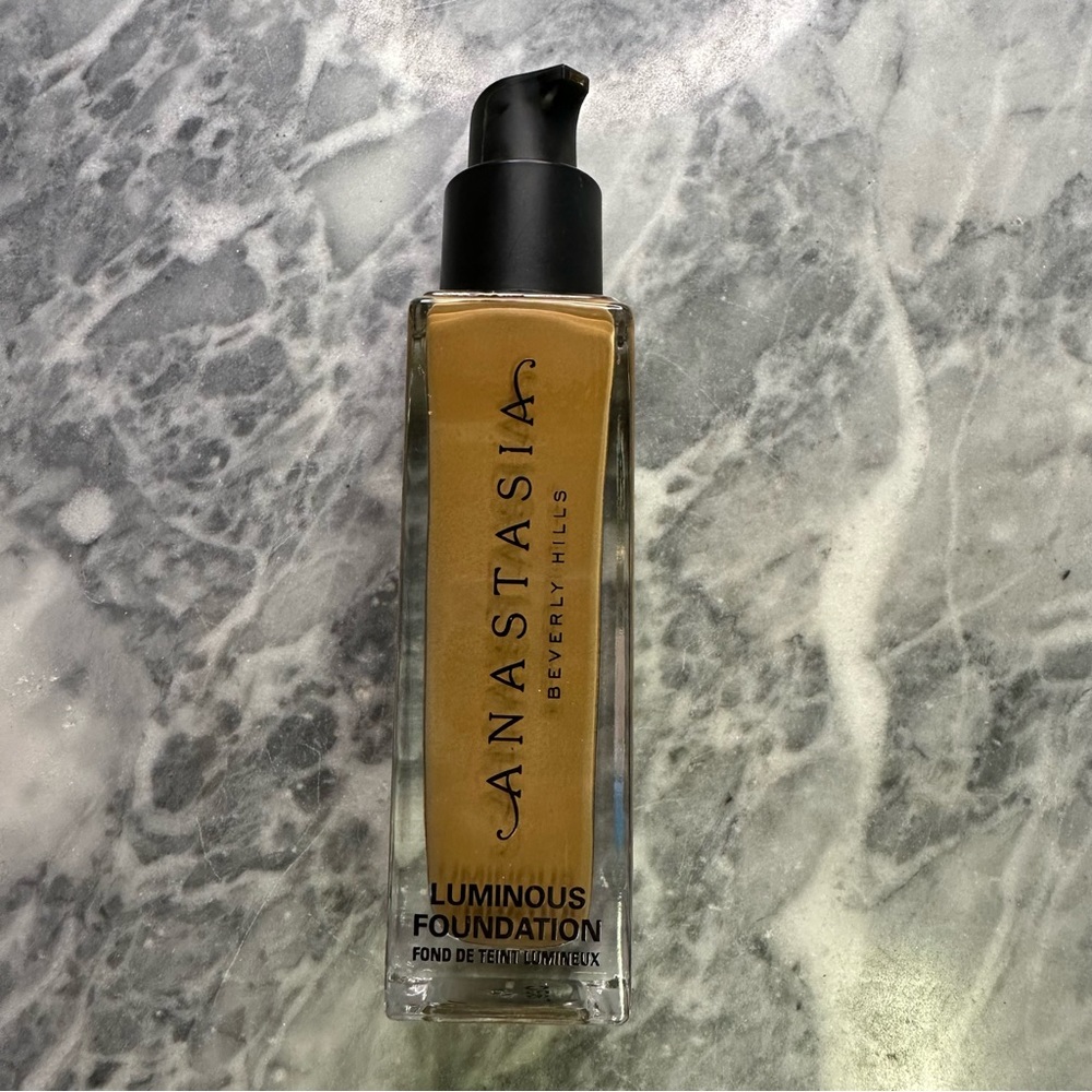 Anastasia Beverly Hills ABH Foundation 450C